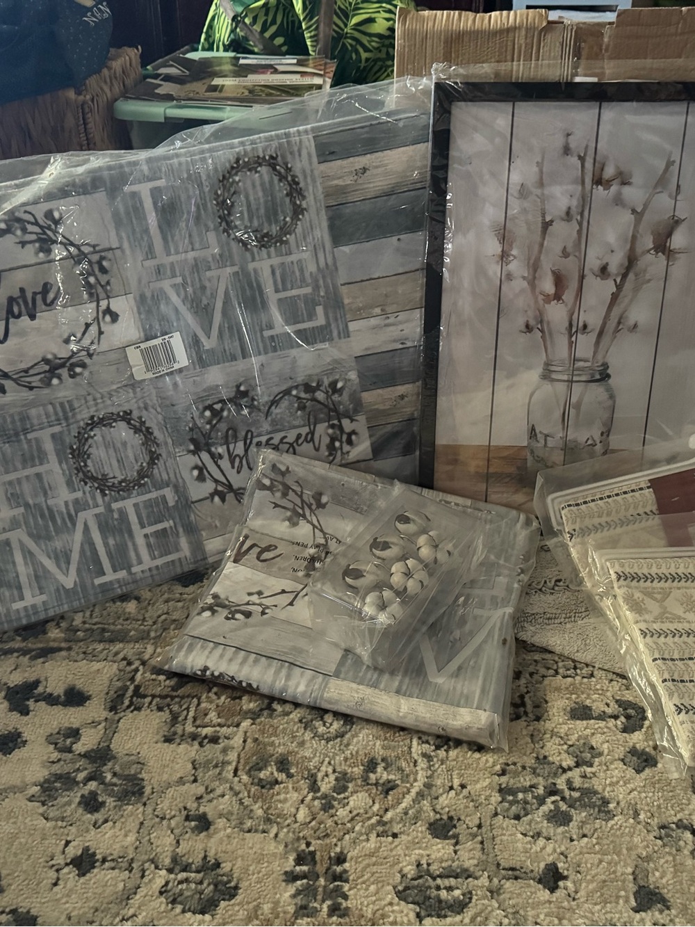 Kohl's Warm Cozy Table Runner Set, Shower Curtain & Bath Mat set Cream & Gray